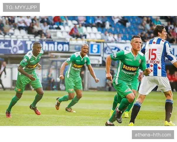 埃因霍温中路渗透奏效，攻势如潮再度领先对手